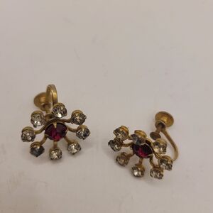 Vintage 1930's Bugbee & Niles Co. Hallmarked Ruby Red Rhinestone Screwback